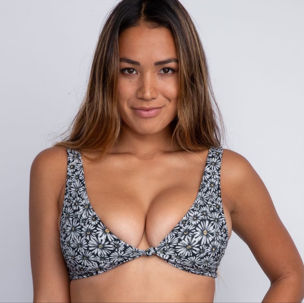 NWOT Skatie 'Penny' bikini top size XS, Savannah